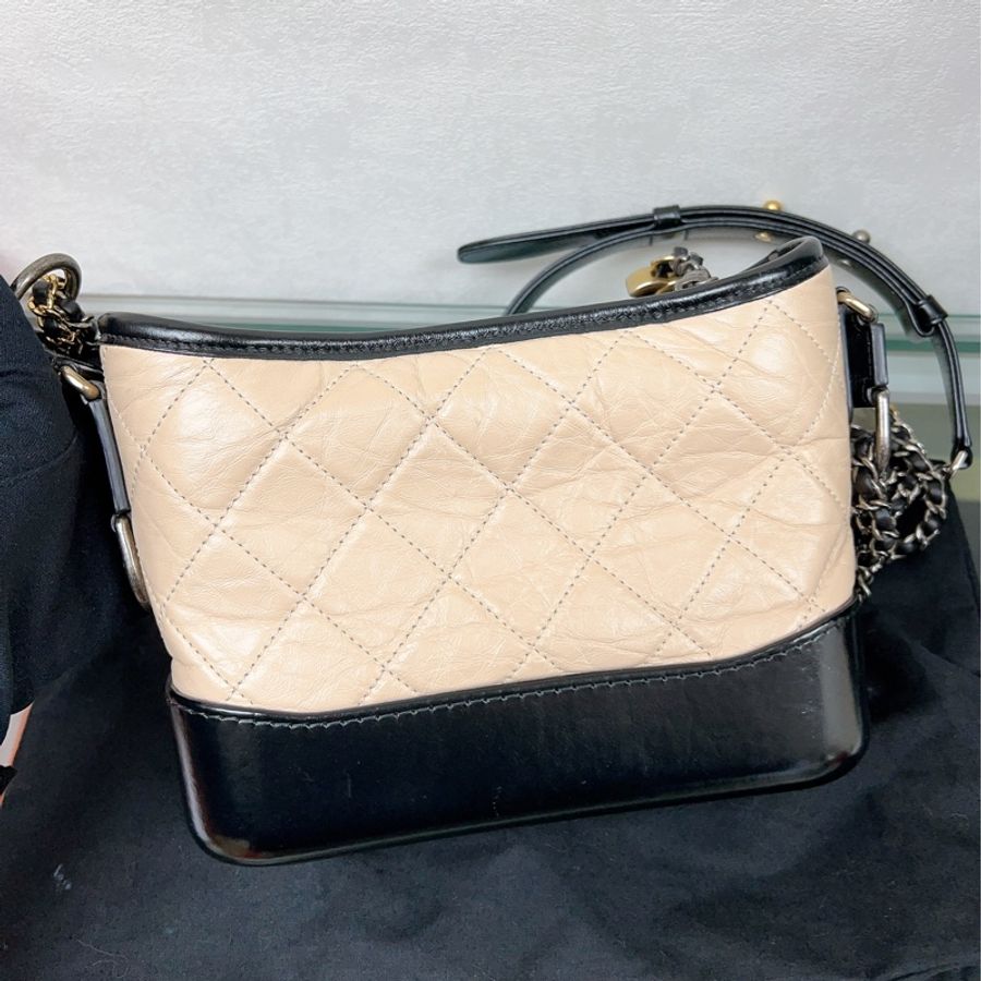 Chanel gabrielle hobo 小號米黑色流浪包-2