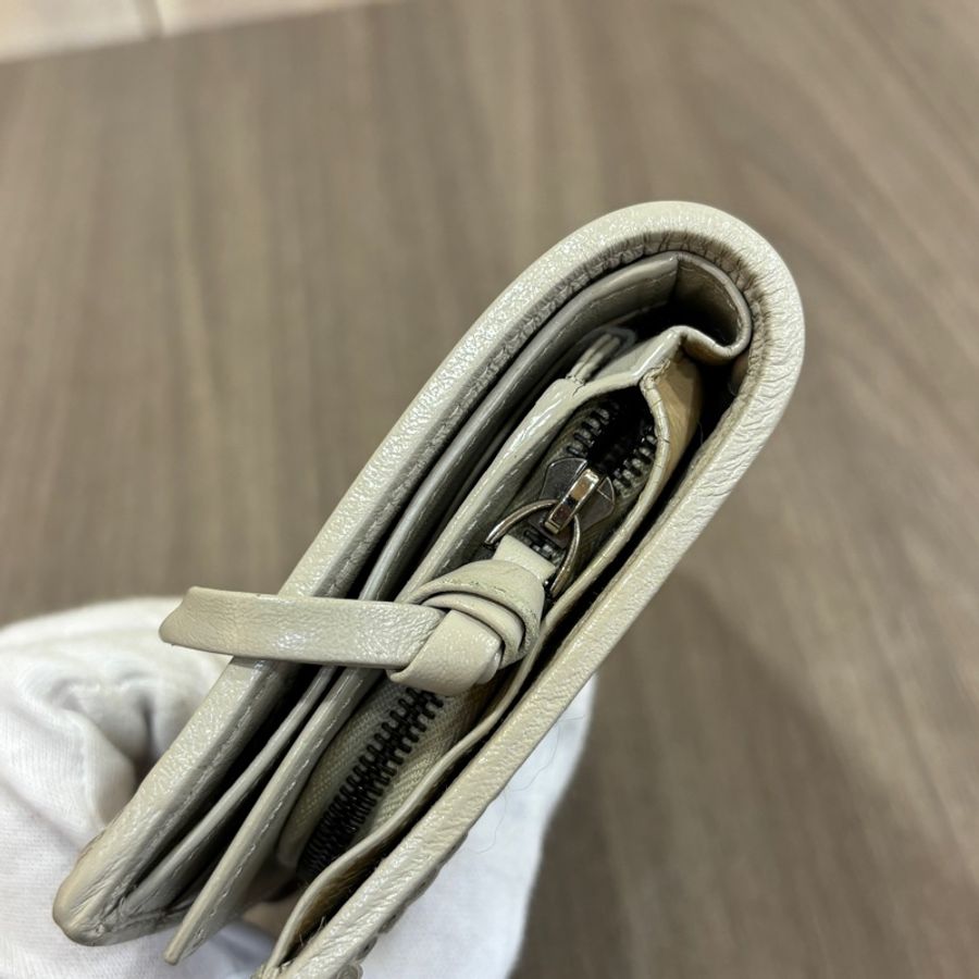 Bottega Veneta 米灰色洞洞小編織蕾絲飾邊8卡中長夾-6