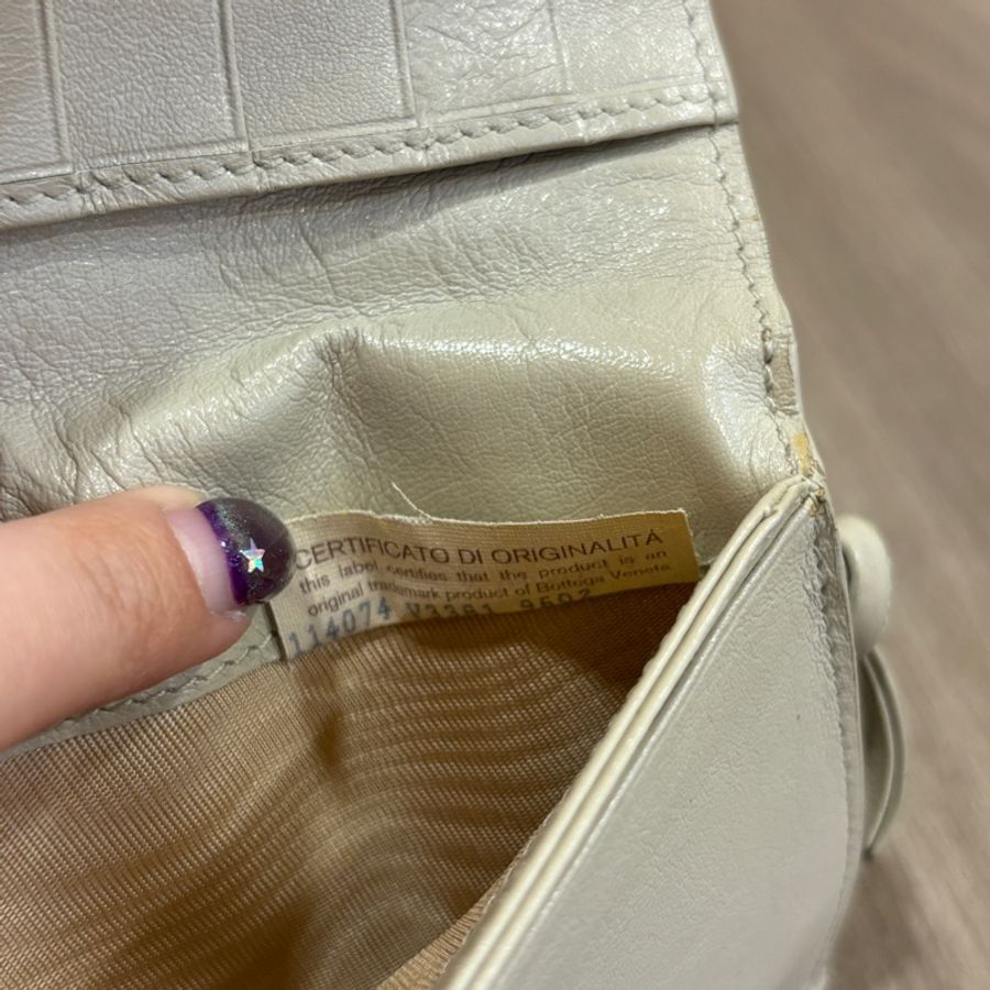 Bottega Veneta 米灰色洞洞小編織蕾絲飾邊8卡中長夾-17