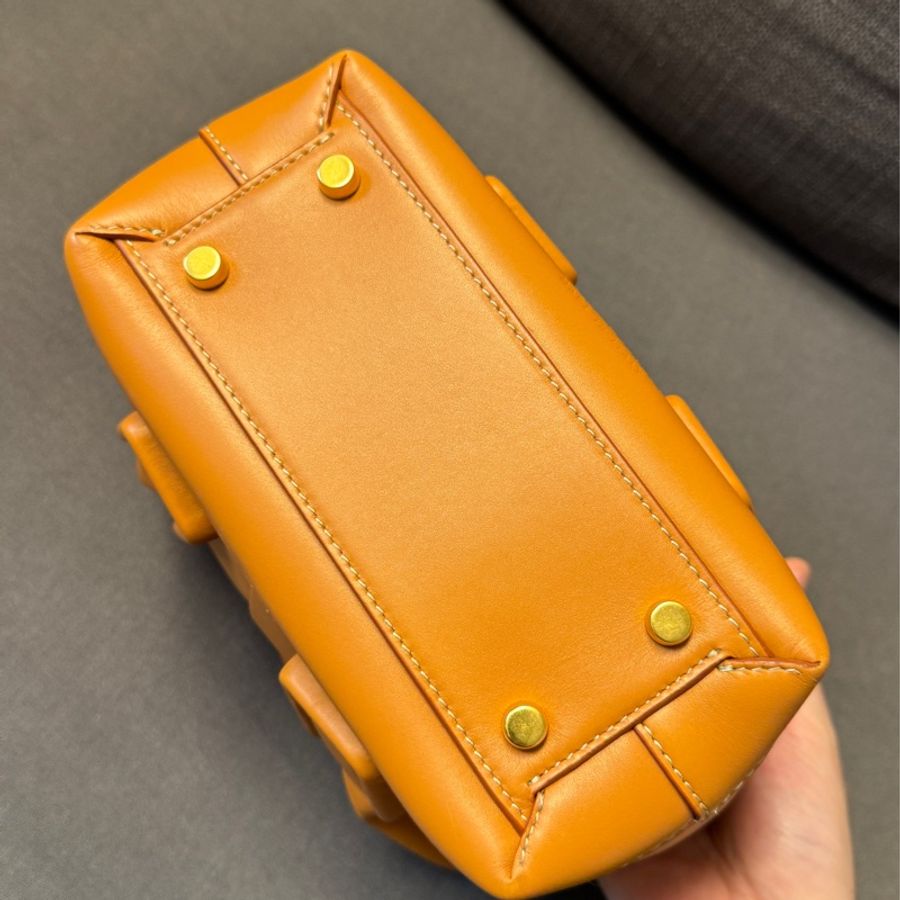 Bottega Veneta  焦糖色 Arco29-8