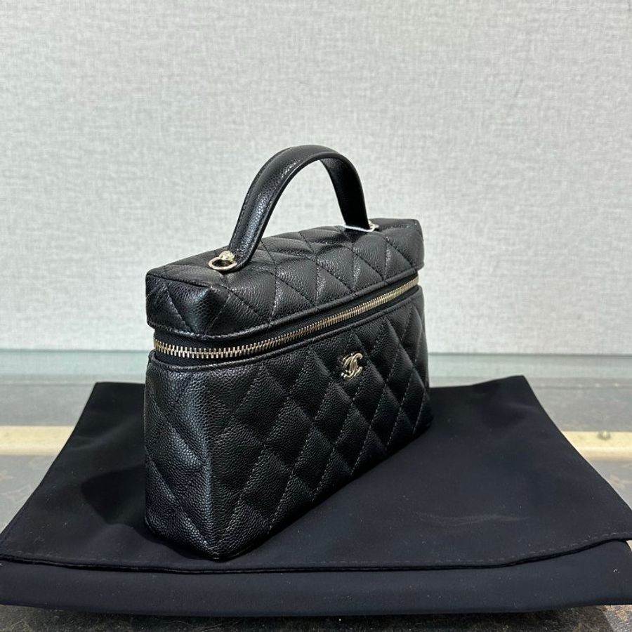 CHANEL香奈兒 25C 品牌標誌拉鍊開合金扣 小牛皮 肩斜背包手提包 常規 女款 黑色 貨號AP4385-B10583-C3906 全新正貨-5