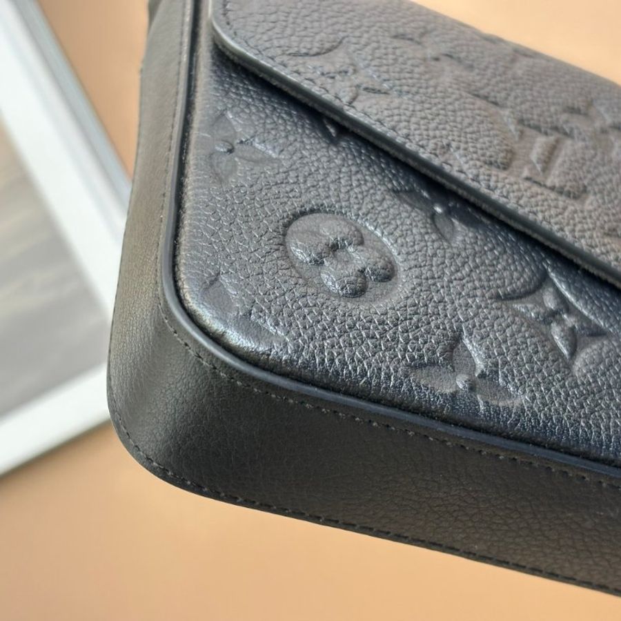 ::LOUIS VUITTON:: LV M82477 Félicie Pochette 黑壓紋三合一WOC-12