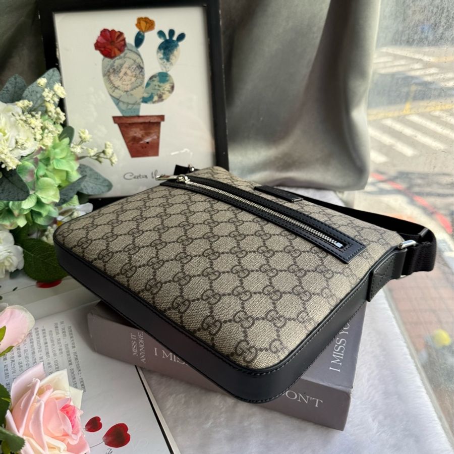 GUCCI GG Supreme 塗層帆布拉鍊口袋小款郵差包(米色/黑色)-5