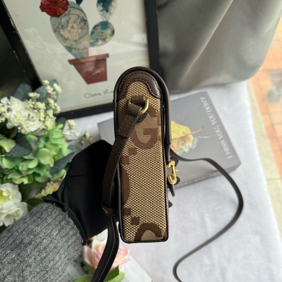 GUCCI Horsebit 1955 Jumbo GG 標誌緹花手機斜背包(棕色)-3