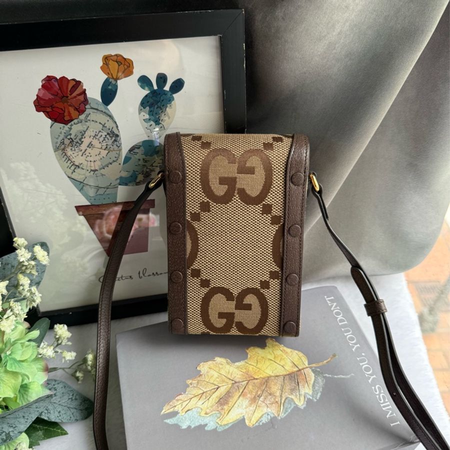 GUCCI Horsebit 1955 Jumbo GG 標誌緹花手機斜背包(棕色)-4