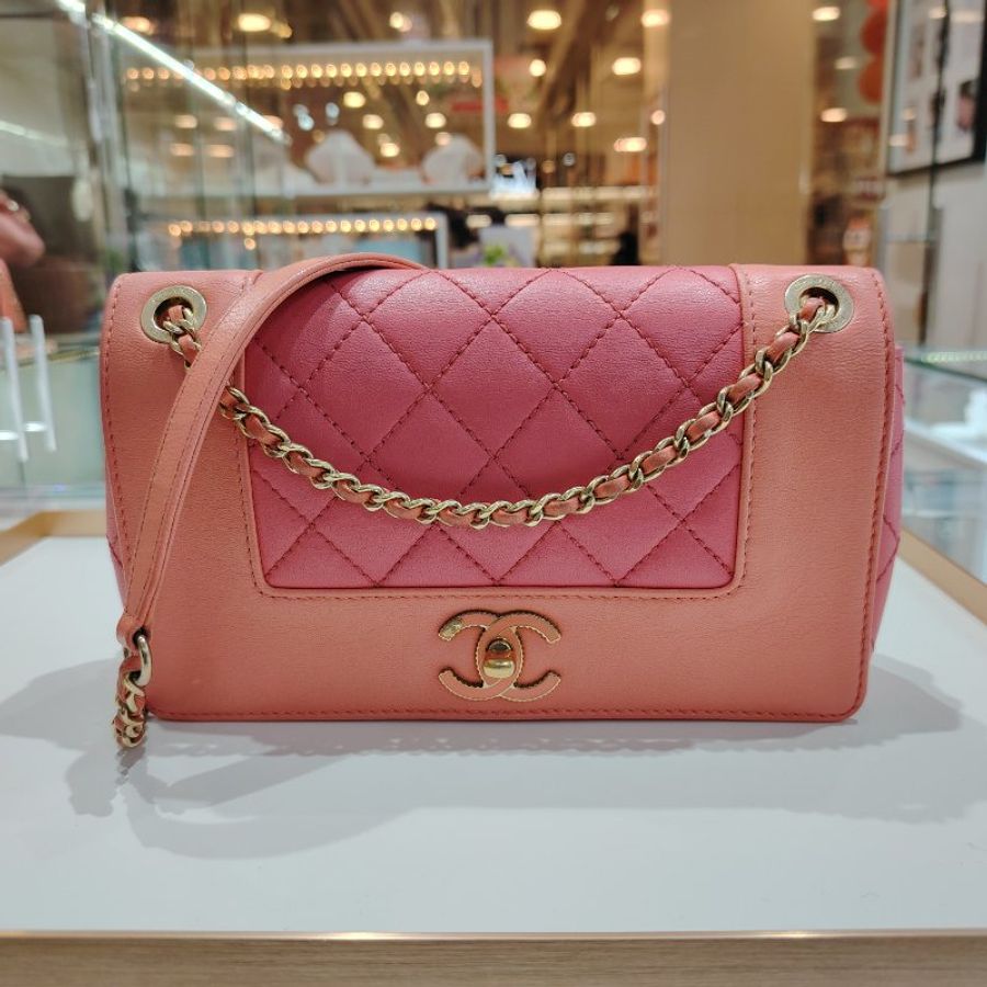 CHANEL粉紅拼色mademoiselle系列雙翻蓋鍊條包-5