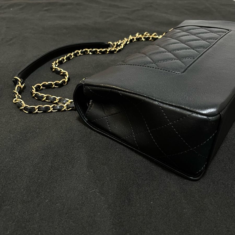 香奈兒 Chanel Mademoiselle Flap Bag Large 黑金牛皮菱格肩背包-17
