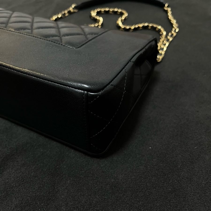 香奈兒 Chanel Mademoiselle Flap Bag Large 黑金牛皮菱格肩背包-18