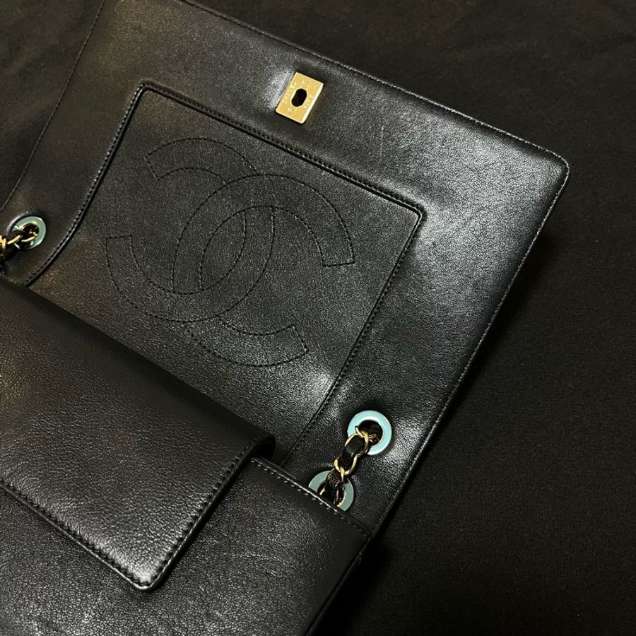 香奈兒 Chanel Mademoiselle Flap Bag Large 黑金牛皮菱格肩背包-24