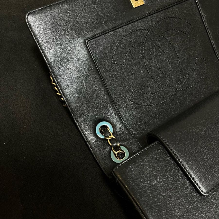 香奈兒 Chanel Mademoiselle Flap Bag Large 黑金牛皮菱格肩背包-25
