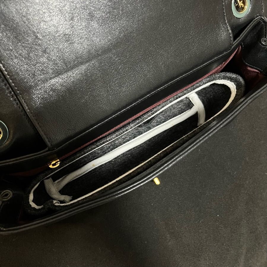 香奈兒 Chanel Mademoiselle Flap Bag Large 黑金牛皮菱格肩背包-28