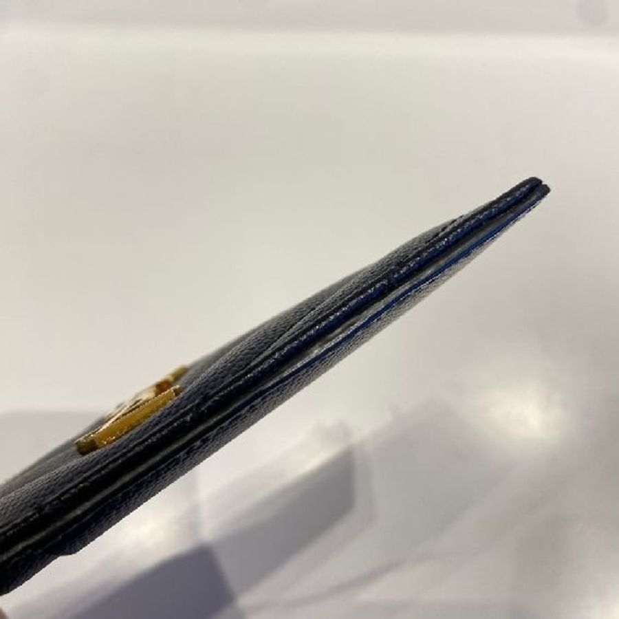YSL V字縫線金屬LOGO魚子醬拉鍊卡夾零錢包-2