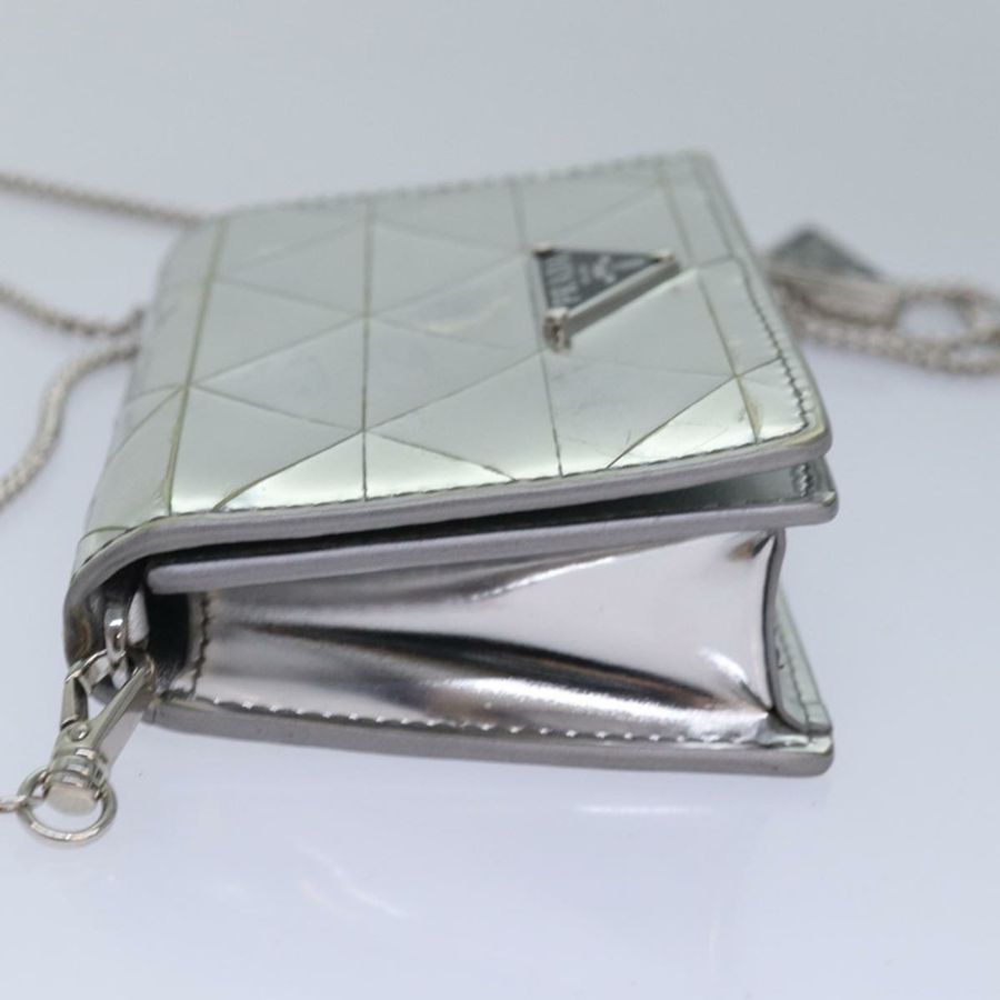 【日本直送】PRADA 肩包 三角形面板 銀色 Auth 84299-2