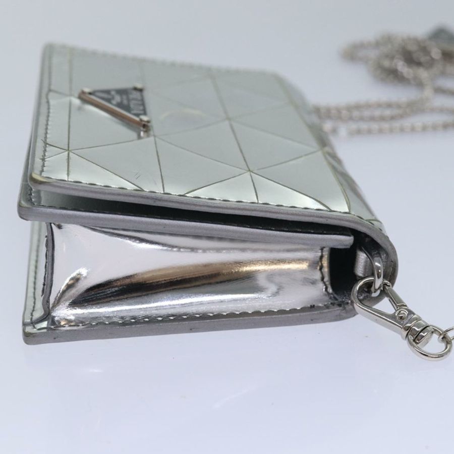 【日本直送】PRADA 肩包 三角形面板 銀色 Auth 84299-3