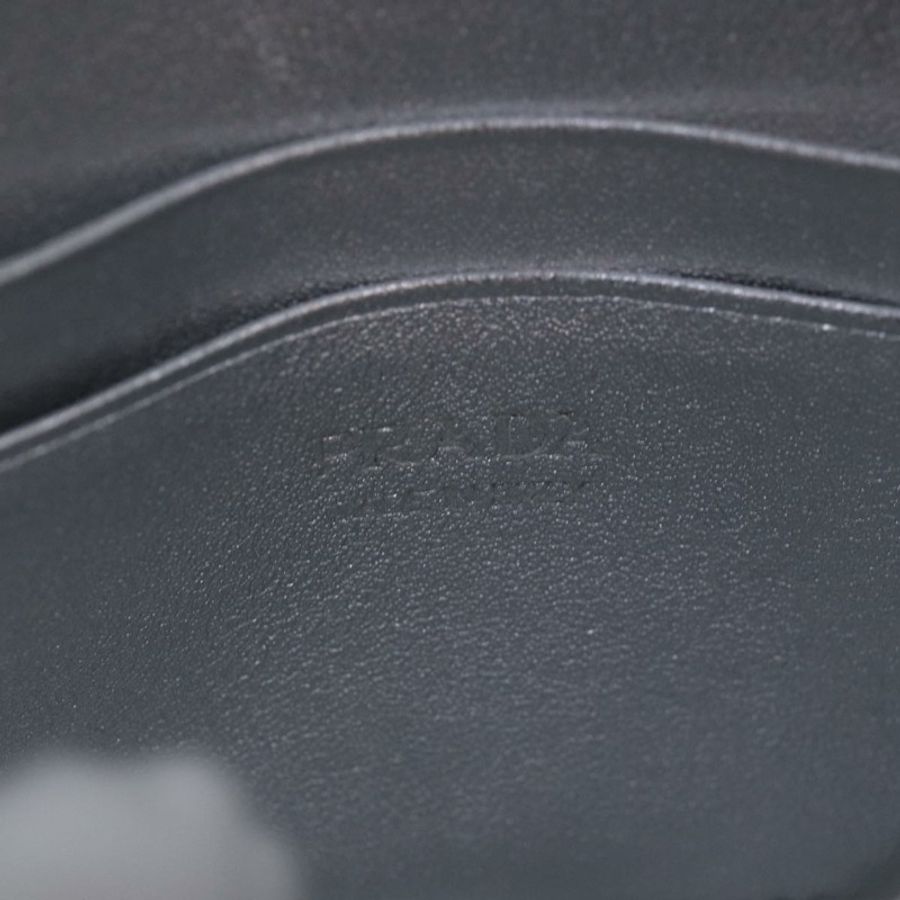 【日本直送】PRADA 肩包 三角形面板 銀色 Auth 84299-19