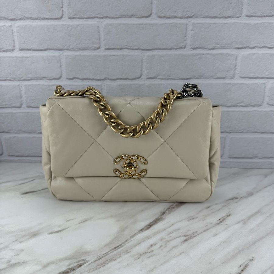 香奈兒Chanel 19 Bag 菱格紋羊皮 金銀雙色鏈帶 小號 米白色 杏色 銀釦 手提/肩背/斜背-9