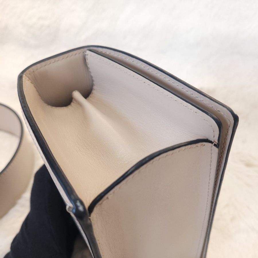 Loewe barcelona 巴塞隆納 肩背包 燕麥白-7