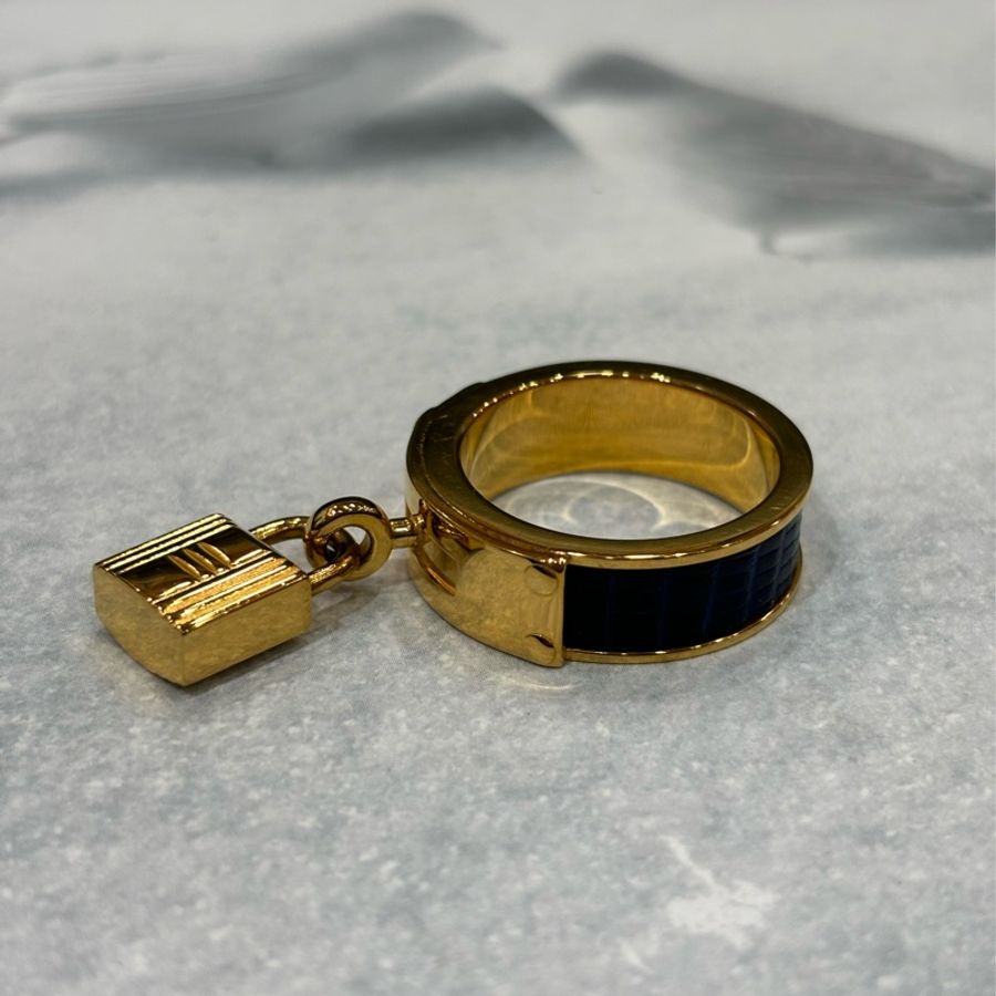 HERMES KELLY 黃K金色 藍色皮革 鎖頭 戒指 戒子可當絲巾扣環墬子-1