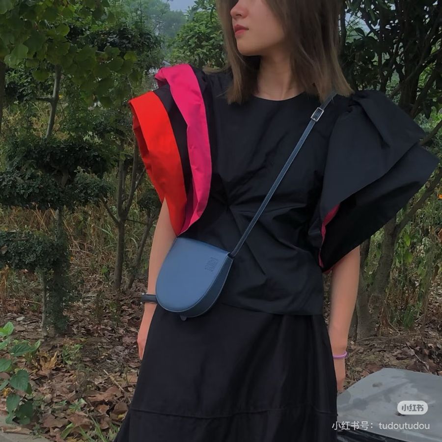 Loewe Heel 藍色 零錢包 斜背包 肩背包 側背包 手提包-5
