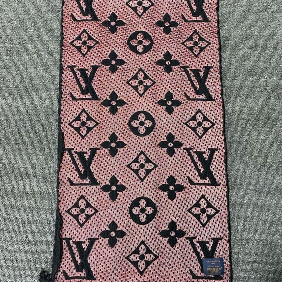 LV 滿logo 印 羊毛圍巾Louis Vuitton 99新 170*42cm-4