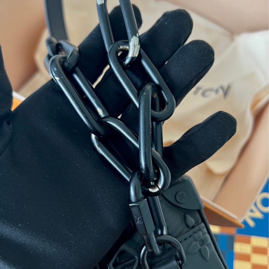 LV壓紋Mini Soft Trunk鏈條盒包-21