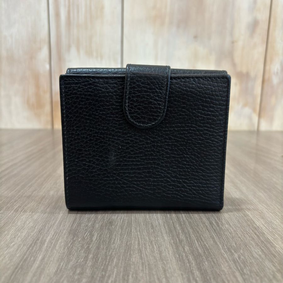 GUCCI 615525 黑色 荔枝皮 金釦 GG 零錢包 皮夾 短夾 錢包-1