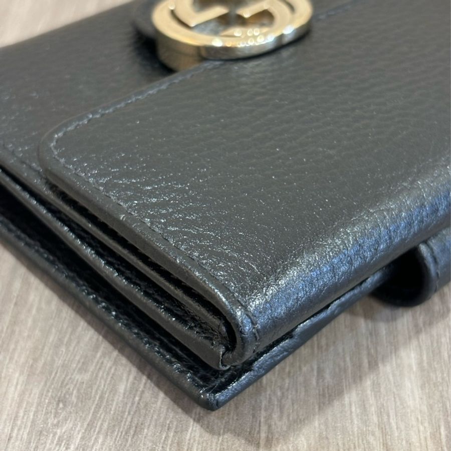 GUCCI 615525 黑色 荔枝皮 金釦 GG 零錢包 皮夾 短夾 錢包-6