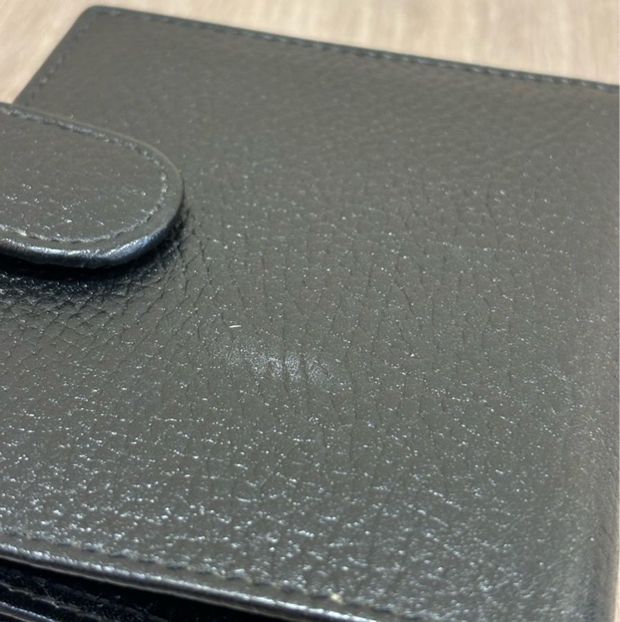 GUCCI 615525 黑色 荔枝皮 金釦 GG 零錢包 皮夾 短夾 錢包-10