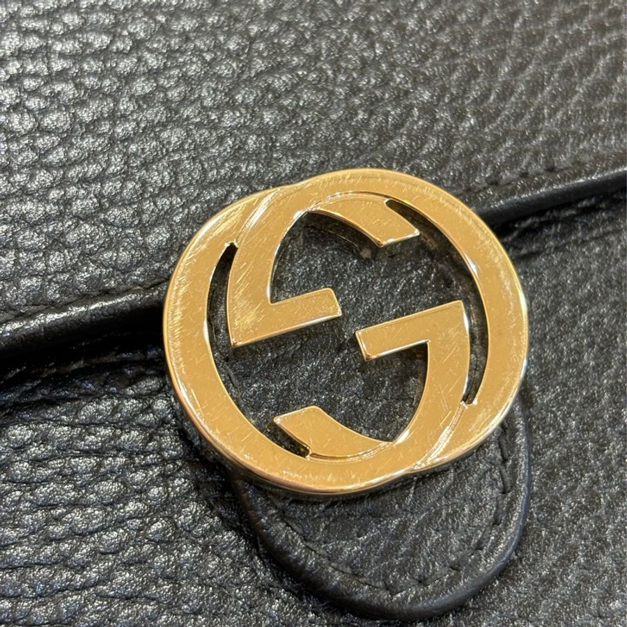 GUCCI 615525 黑色 荔枝皮 金釦 GG 零錢包 皮夾 短夾 錢包-11