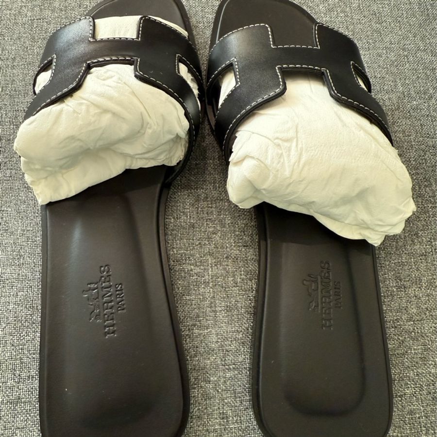 Hermes愛馬仕黑色平底拖鞋-1