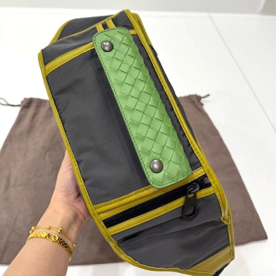 BOTTEGA VENETA BV 尼龍撞色 灰綠 胸包 胸口包 腰包 斜背包 肩背包-7