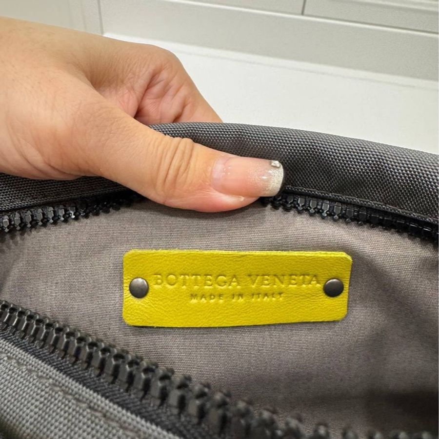 BOTTEGA VENETA BV 尼龍撞色 灰綠 胸包 胸口包 腰包 斜背包 肩背包-19