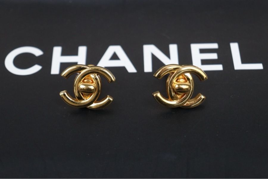 Chanel 經典雙C轉釦耳夾-0