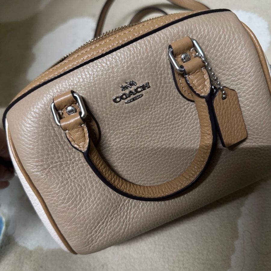 coach mini波士頓斜背手拿兩用小包-0