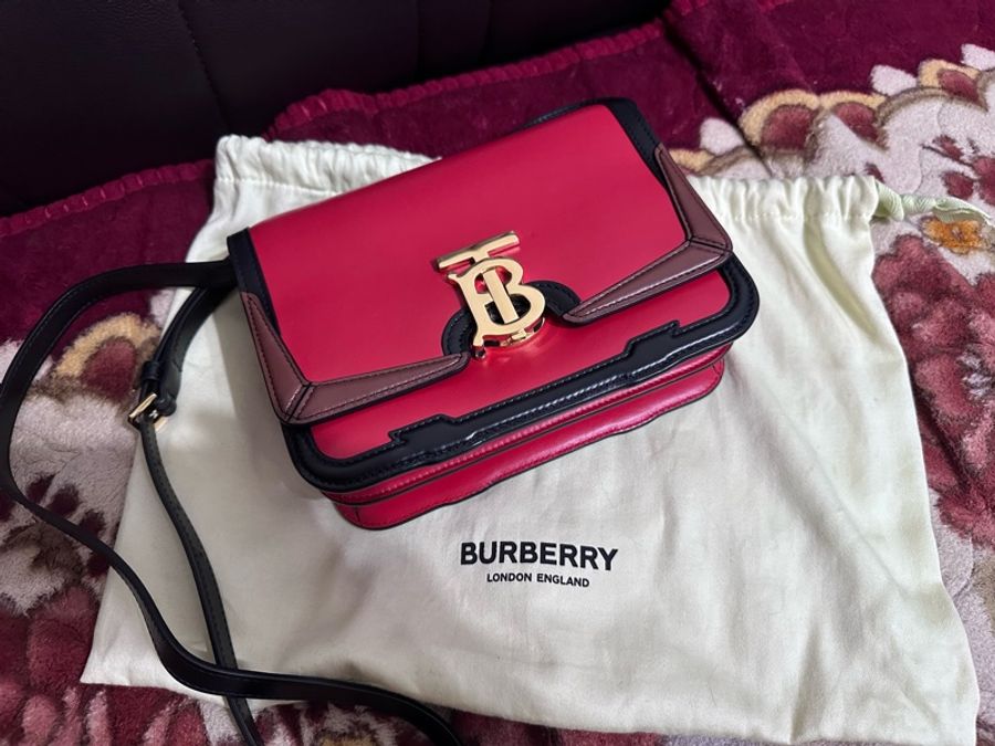 Burberry 經典豆腐包-0