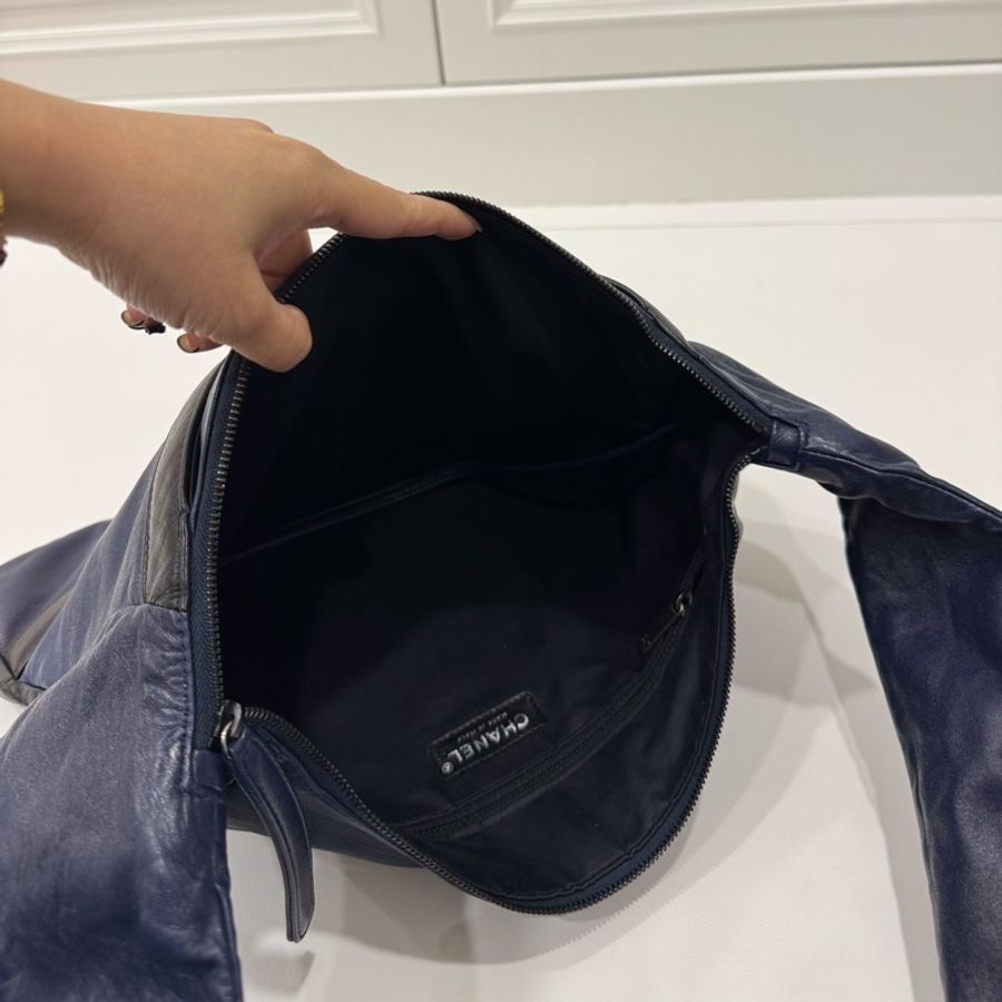chanel 香奈兒 深藍 Girl Bag 衣服包 購物包 肩背包 斜背包 側背包 手提包-31