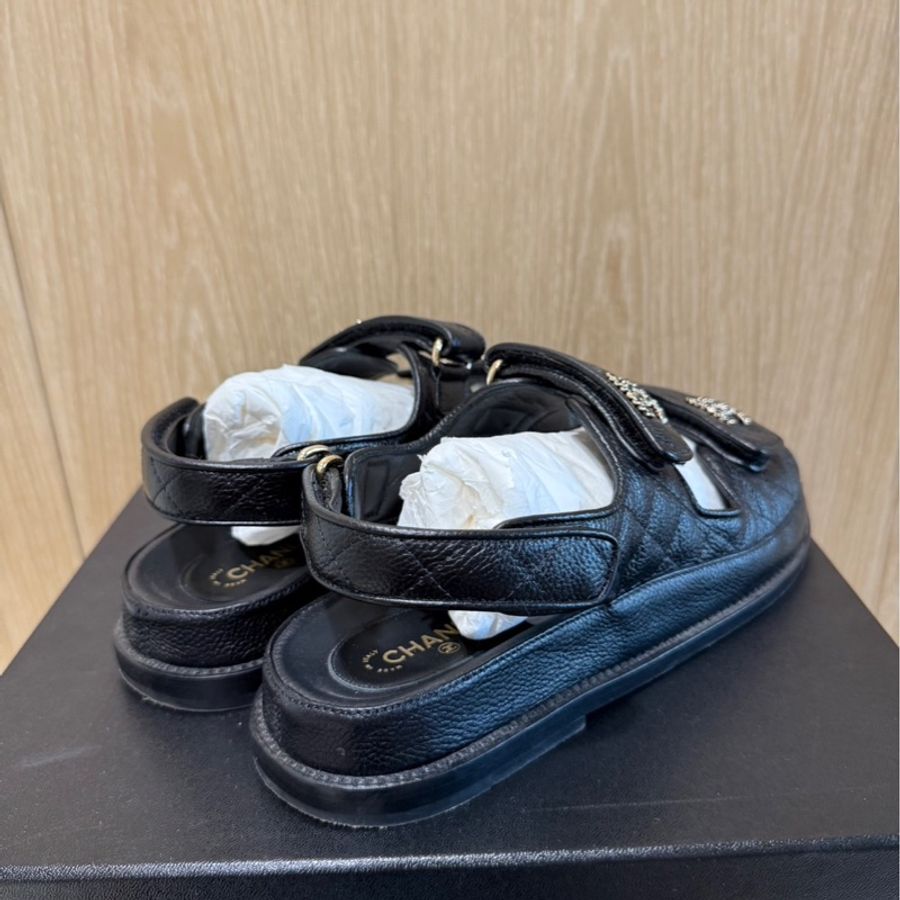 Chanel經典款涼鞋 🖤-3