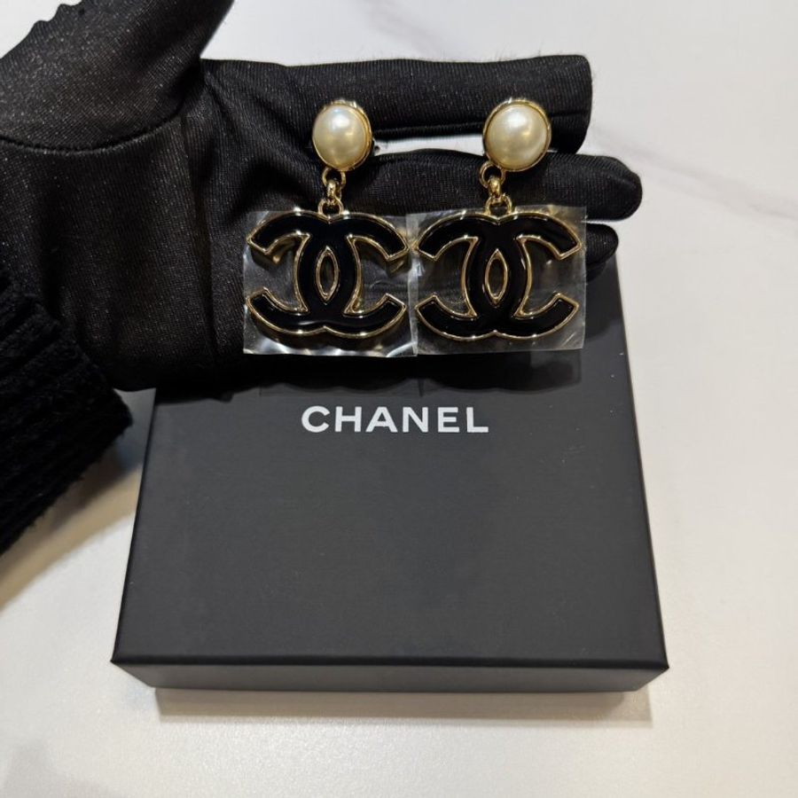 【舊愛新歡】CHANEL黑金珍珠夾式耳環-1
