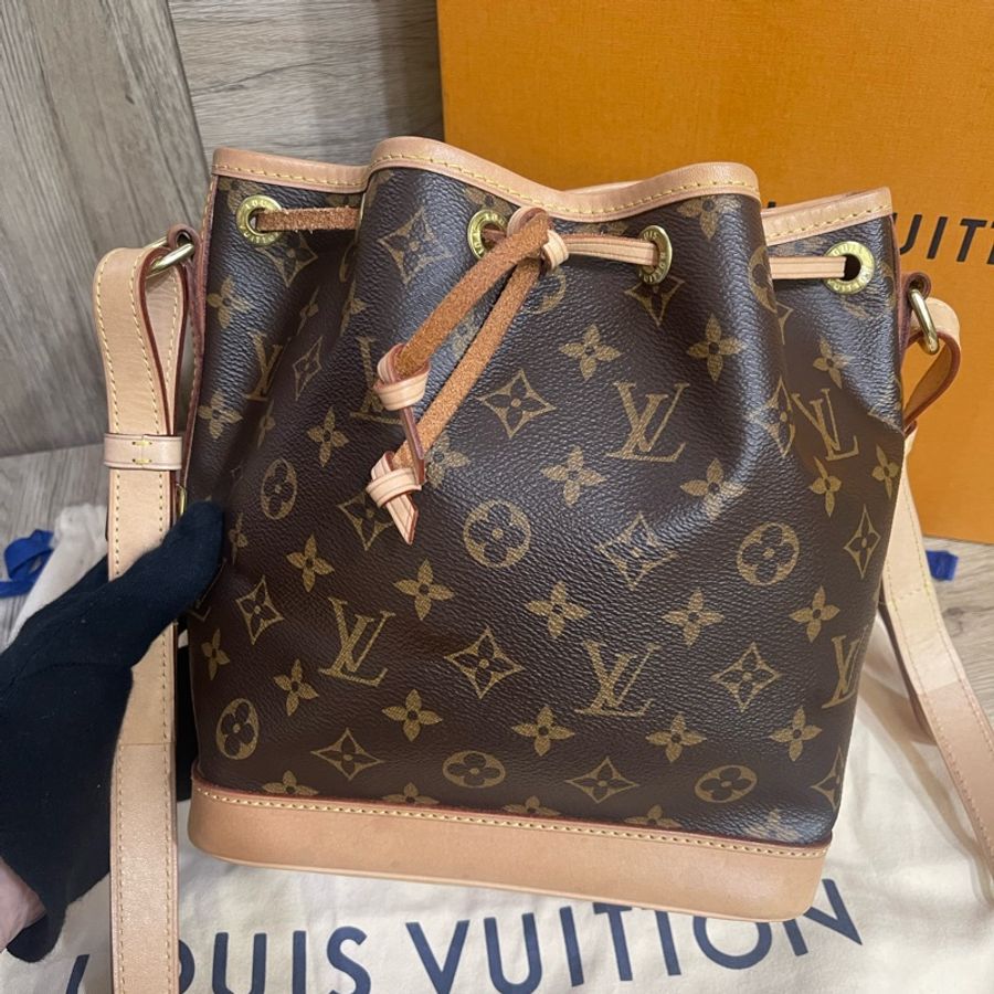 優惠出清‼️ Lv Petit Noé水桶包(M46984)專櫃6萬多❗️拍拍圈超值價就可擁有❣️-9