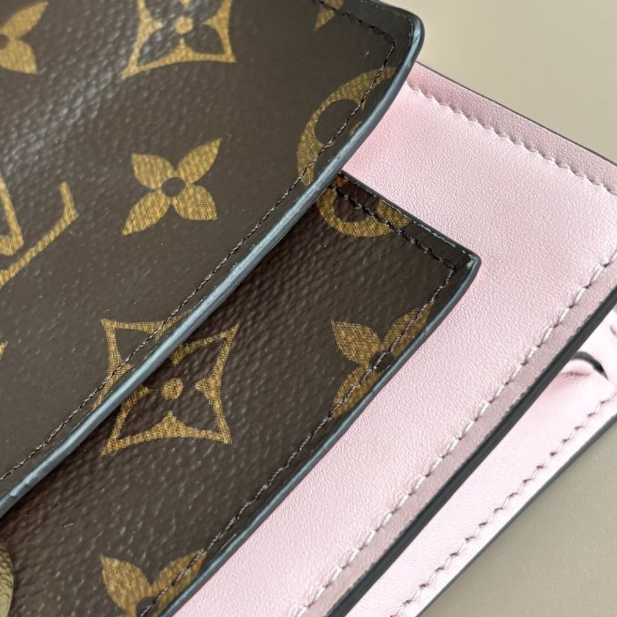 ::LOIUS VUITTON::  LV M69579 Flore 咖啡色經典花紋拼接粉色牛皮 WOC 金鍊斜背包-19