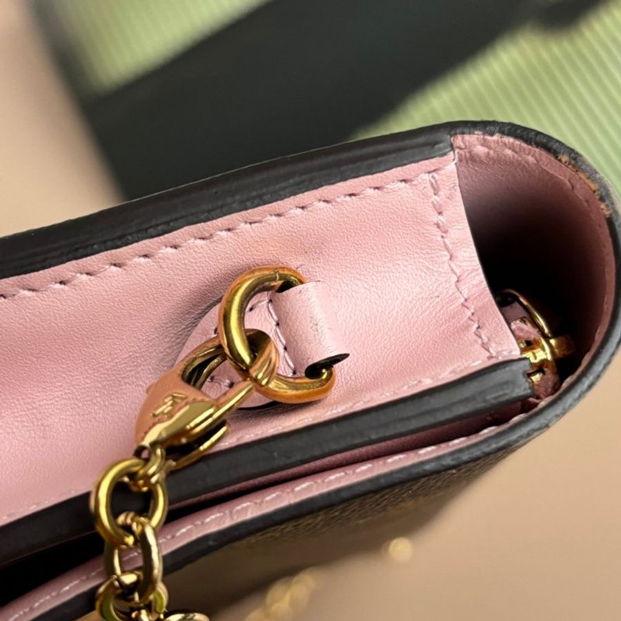 ::LOIUS VUITTON::  LV M69579 Flore 咖啡色經典花紋拼接粉色牛皮 WOC 金鍊斜背包-34