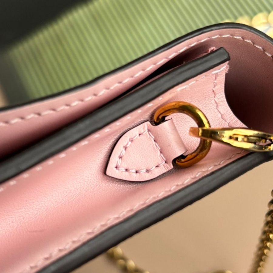 ::LOIUS VUITTON::  LV M69579 Flore 咖啡色經典花紋拼接粉色牛皮 WOC 金鍊斜背包-37
