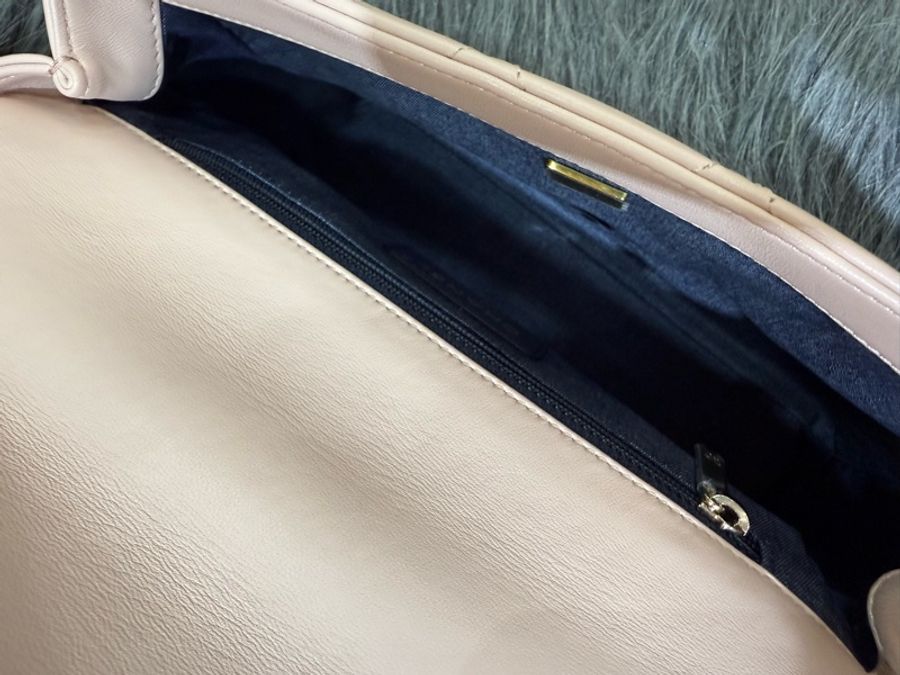 Chanel AS1353 粉膚色 杏色 金釦 Flap Bag Coco 斜背包 肩背包-24