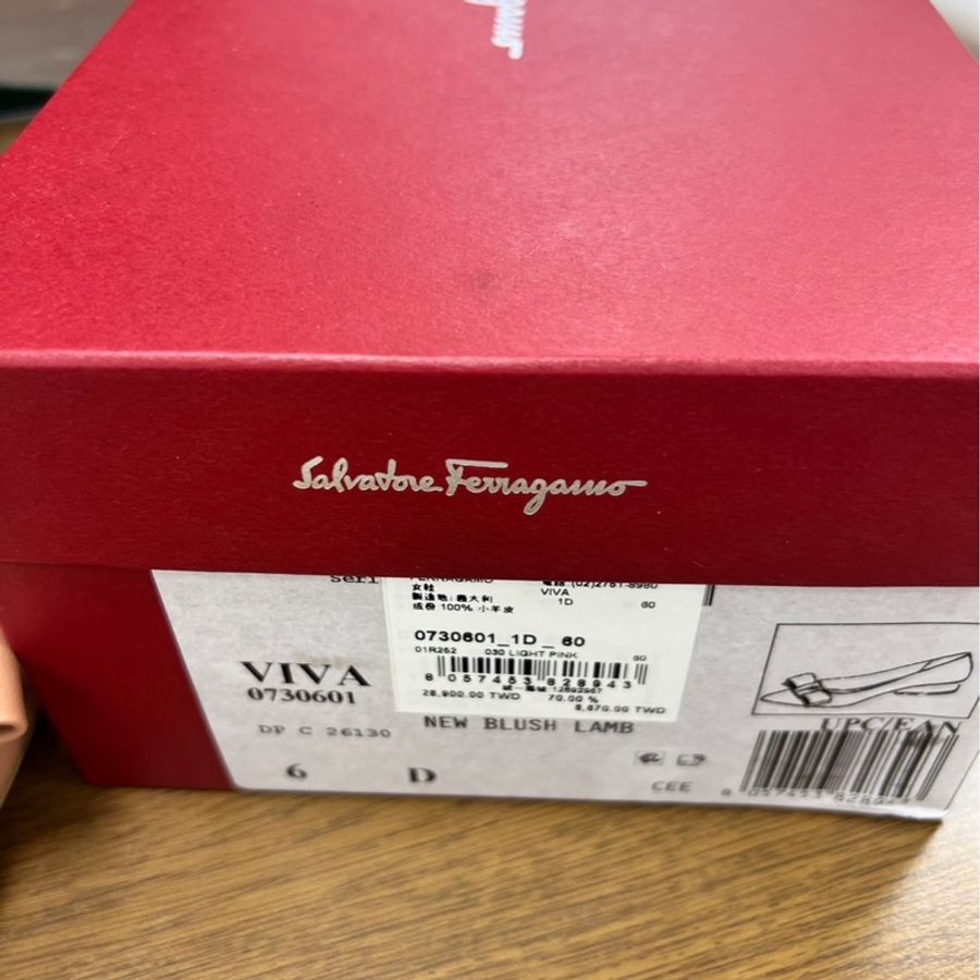 全新Ferragamo 鞋全真皮經典款特賣會購入原價28900特價9100salvatore ferragamo-15