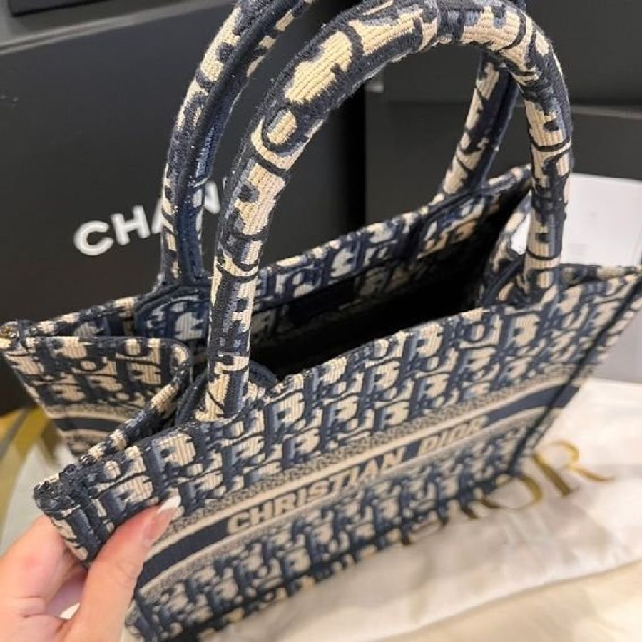Dior Book Tote 小碼 米白藍老花刺繡-0