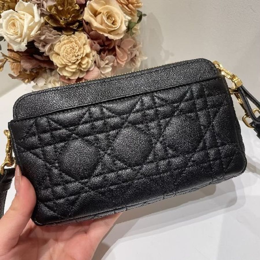 DIOR CARO POUCH 斜背包 黑色金扣-1