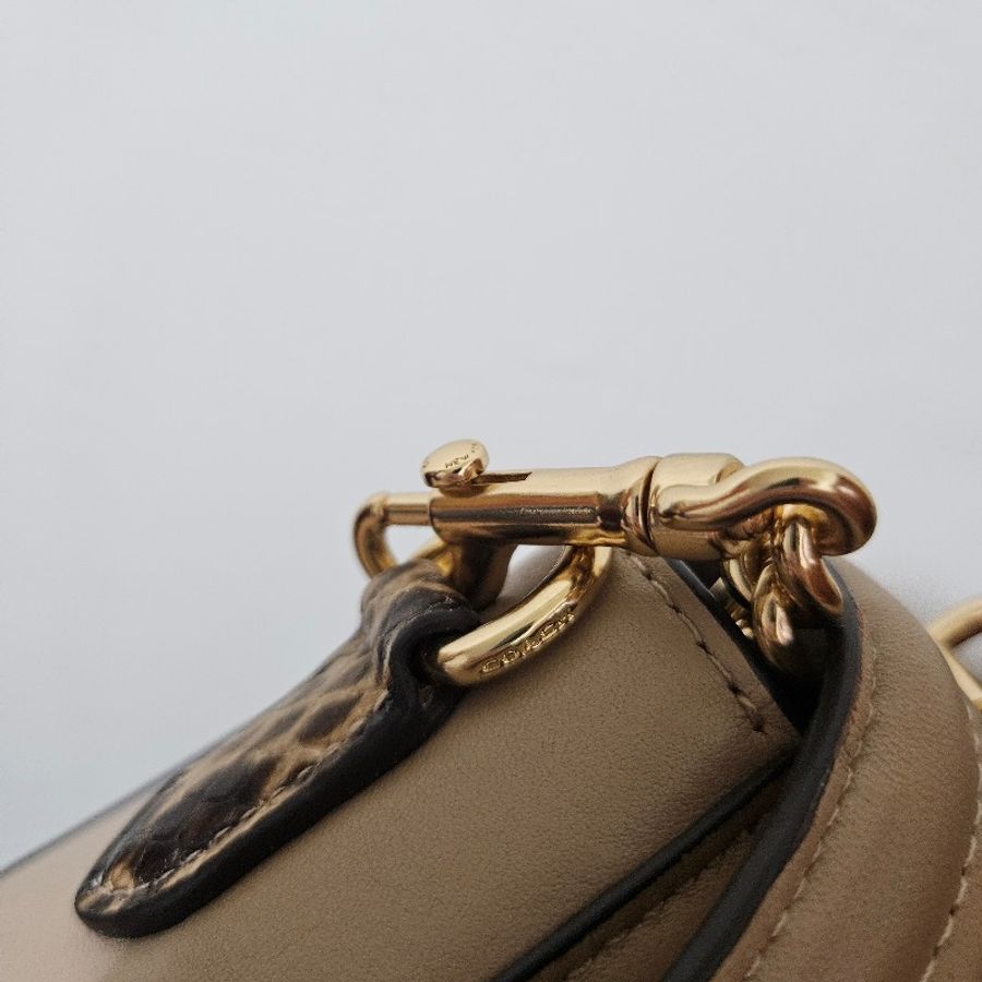 Coach marlie 奶茶金釦-3