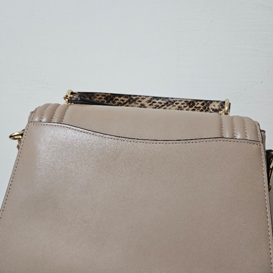 Coach marlie 奶茶金釦-5