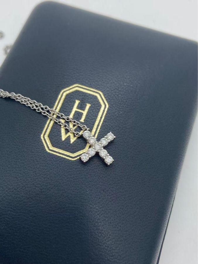 Harry Winston海瑞溫斯頓symbols十字架水滴小號項鍊,由八顆水滴鑽石組成的十字項鍊超級閃 2016購入-10