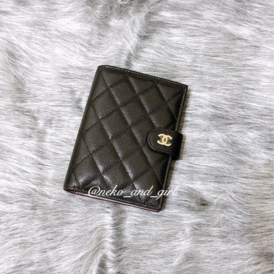 現貨在台🖤 Chanel 經典護照夾 荔枝金釦🦋-1
